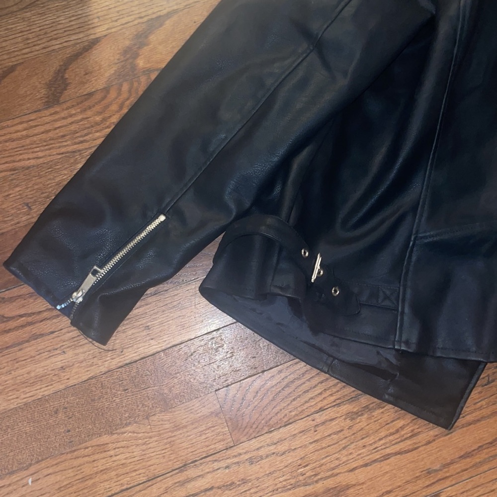 Black jacket - Picture 10 of 12